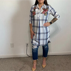 Candlelite Plaid Floral Applique Three Quarter Sleeve Rounded Hem Dress Size L